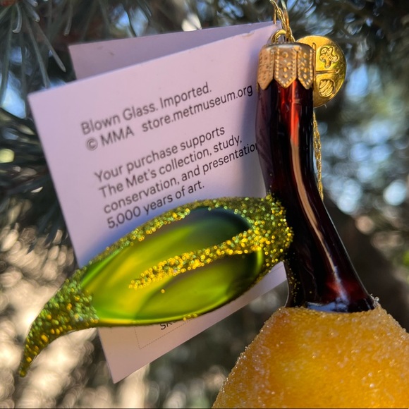Collectible Glass Pear 🍐 Christmas Ornament from “The Met” (NYC) art museum - Picture 4 of 6